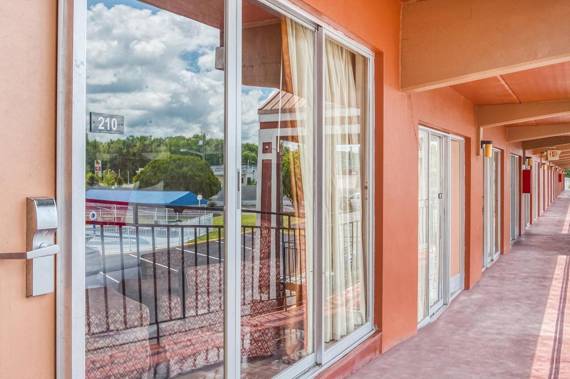 Oyo Hotel Mustang Silver Spring Fl Silver Springs Buitenkant foto
