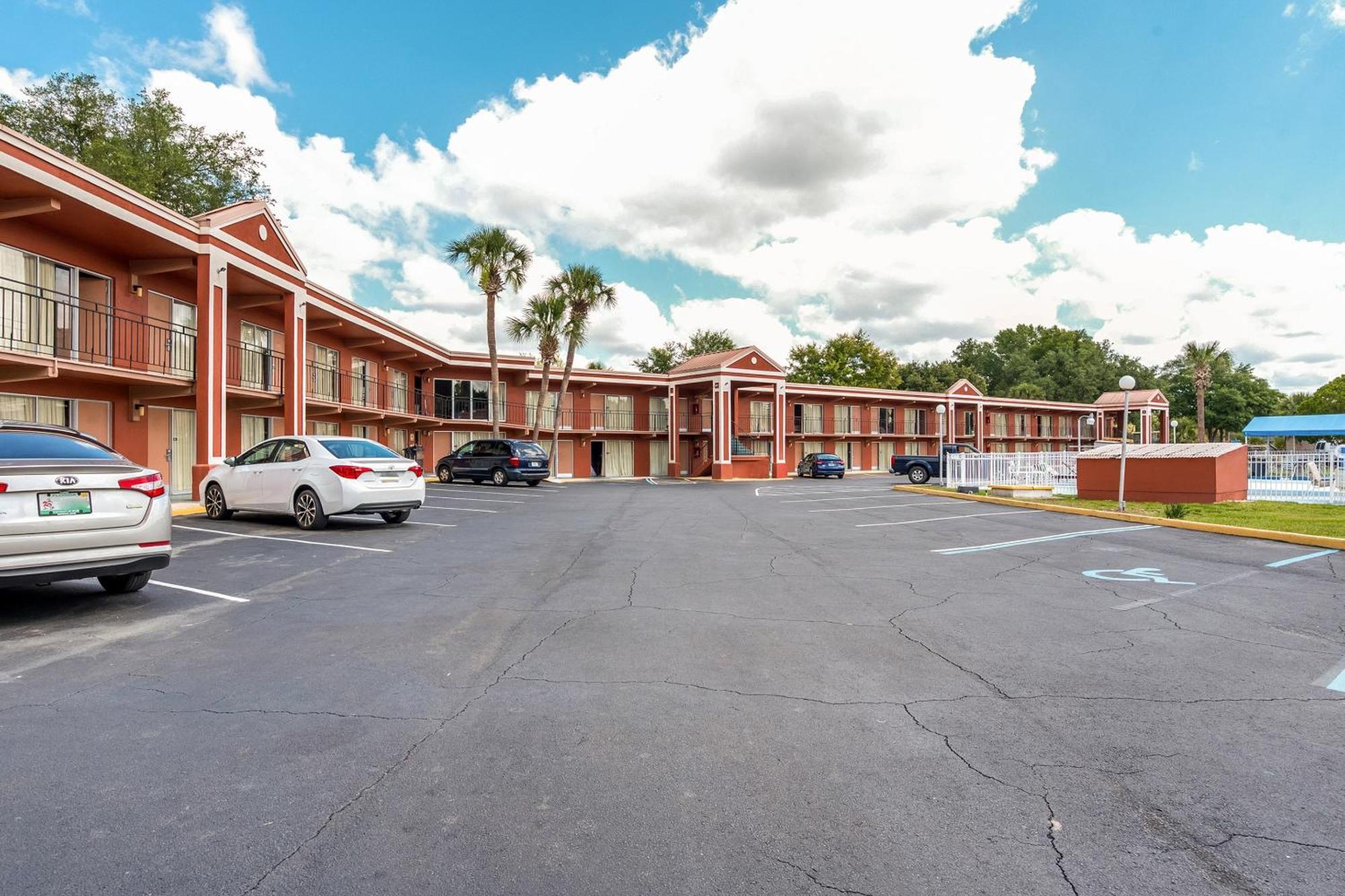 Oyo Hotel Mustang Silver Spring Fl Silver Springs Buitenkant foto